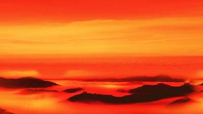 红色的山和云的PPT背景图片
