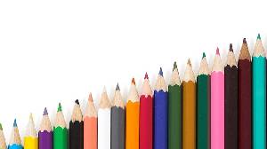 彩色鉛筆的漸進式排列PPT背景圖片